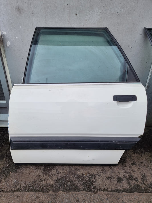 Audi 100 C3 Typ 44 Door driver's side back left used condition