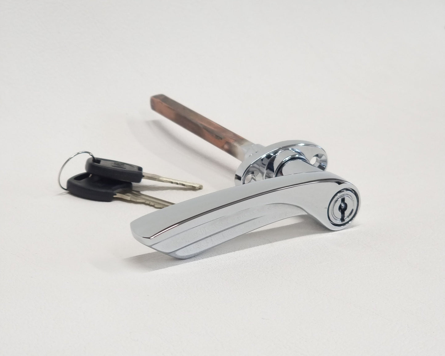 Door handle right side (lockable) for Horch / Adler / Maybach models.