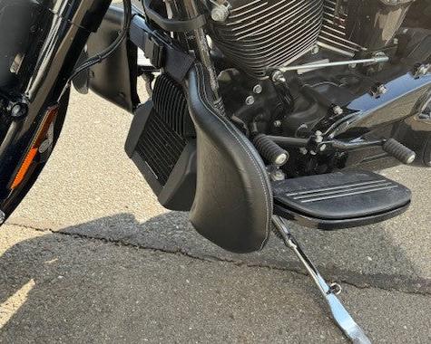 Wind protection / crash bar cover for Harley Davidson Street Glide and Road Glide