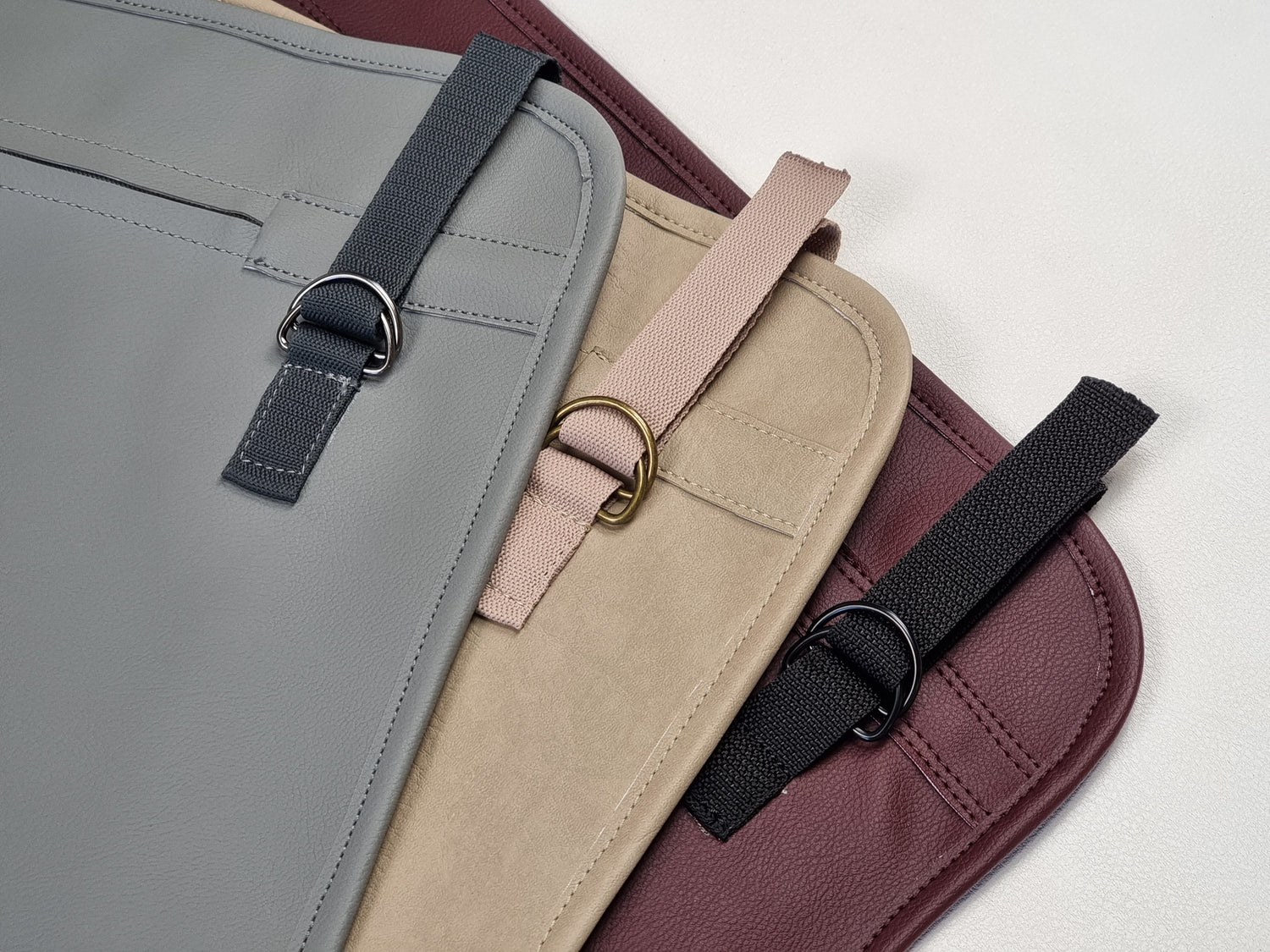 Sitzbezug in Schwarz aus Leder für einen Mercedes Benz SL R107